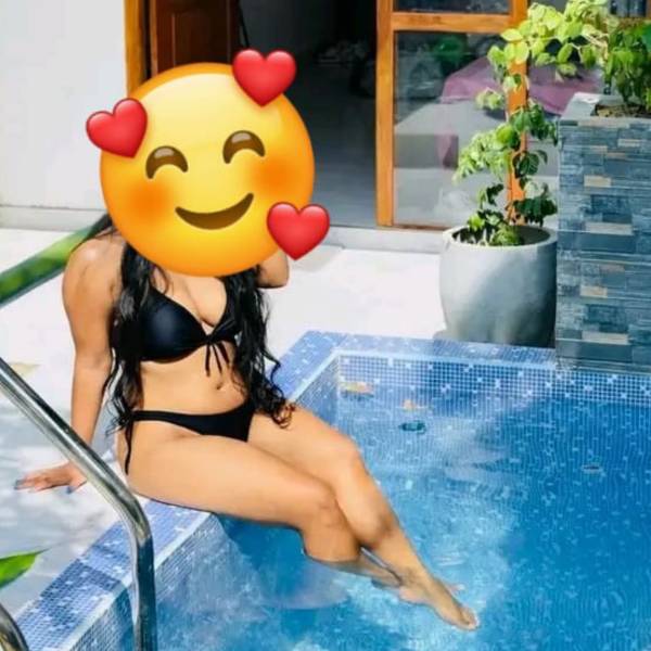 Hot girl smashing at Homagama හෝමගම