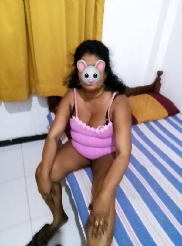 Real Photo ✅Real Girl ✅ Beautiful Girl Cam Show And Couple Can Show Available 👑🥀❤️